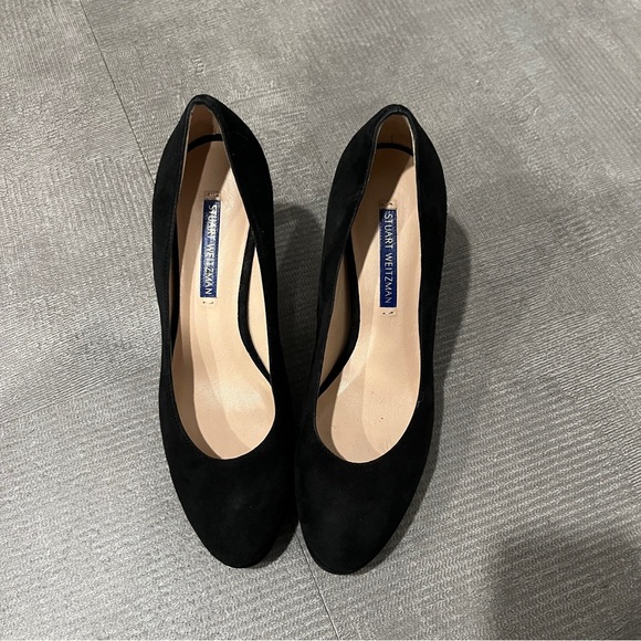 Stuart Weitzman Black Suede Women's Round Toe Heels 5.5 - Picture 1 of 6